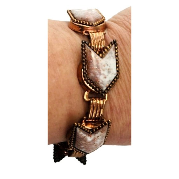 Vintage Copper Link Bracelet with White Chevron or Arrow Shaped Aventurine Cabs - Picture 2 of 8